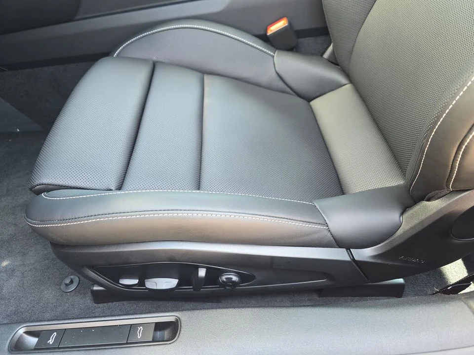 2026 Porsche 992 Carrera - Image 14 of 25