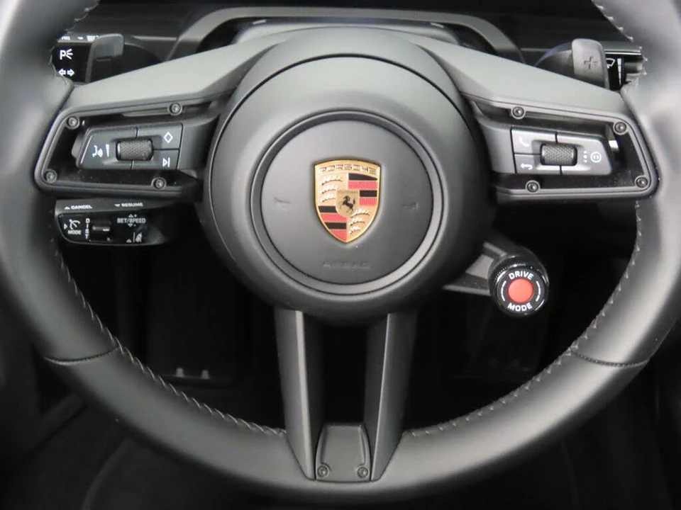 2026 Porsche 992 Carrera - Image 18 of 31