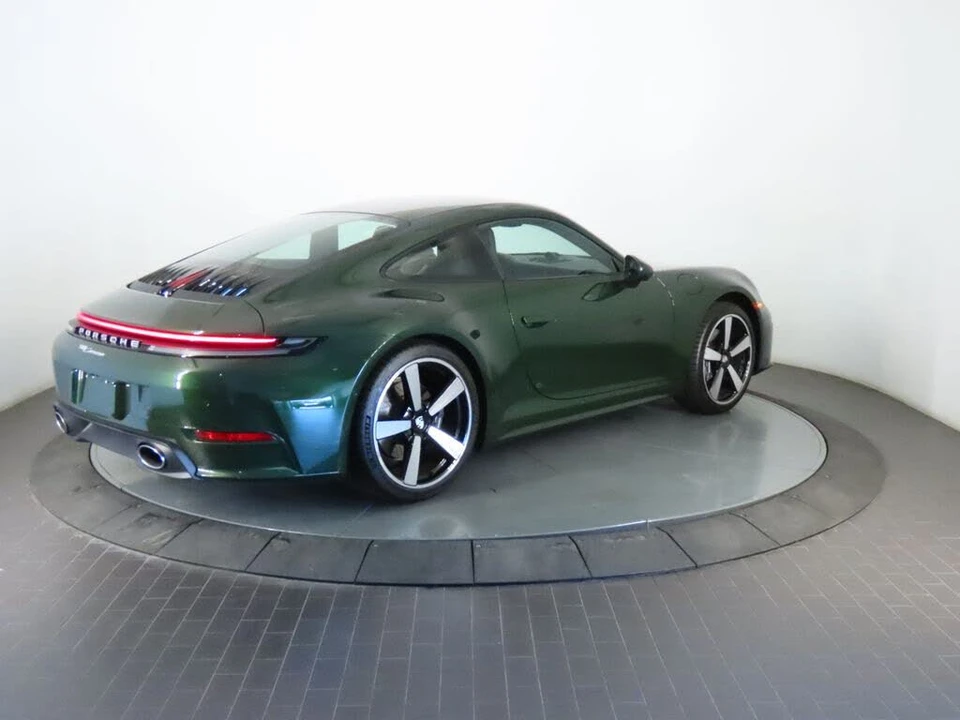 2026 Porsche 992 Carrera - Image 7 of 31