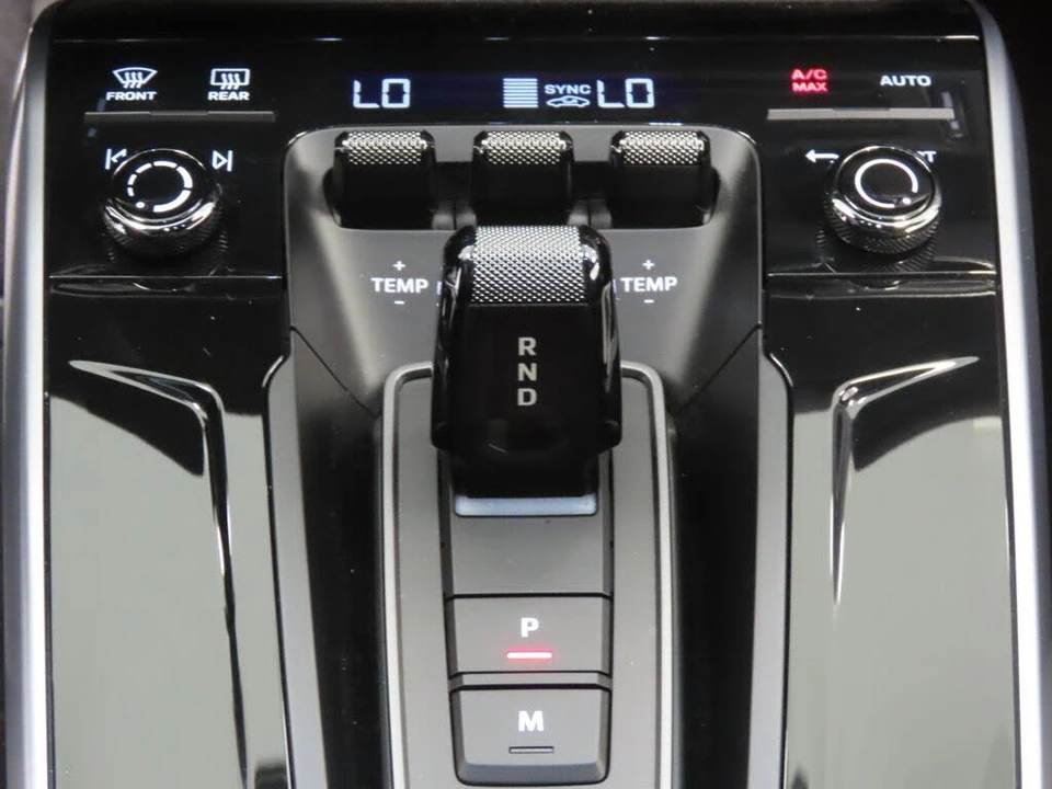 2026 Porsche 992 Carrera - Image 28 of 31