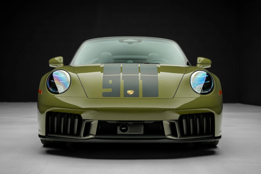 2026 Porsche 992 Carrera GTS - Image 10 of 31