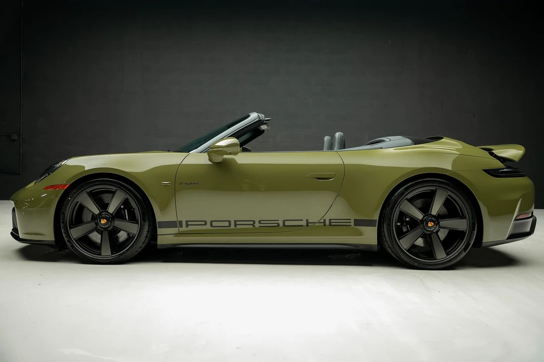 2026 Porsche 992 Carrera GTS - Image 21 of 31