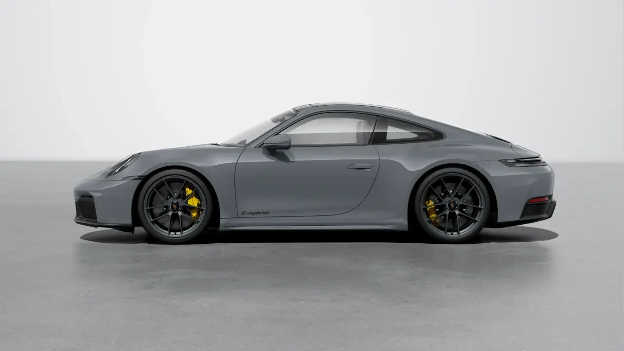 2026 Porsche 911 - Image 17 of 31