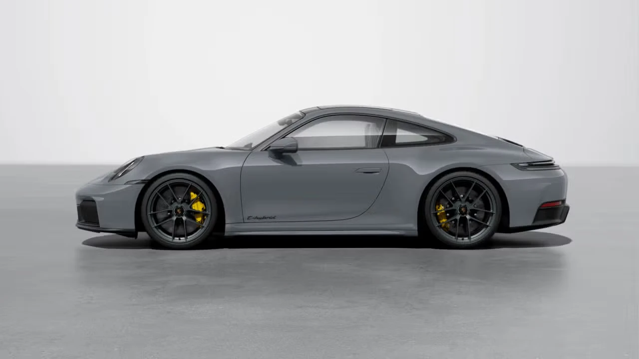 2026 Porsche 911 - Image 13 of 31