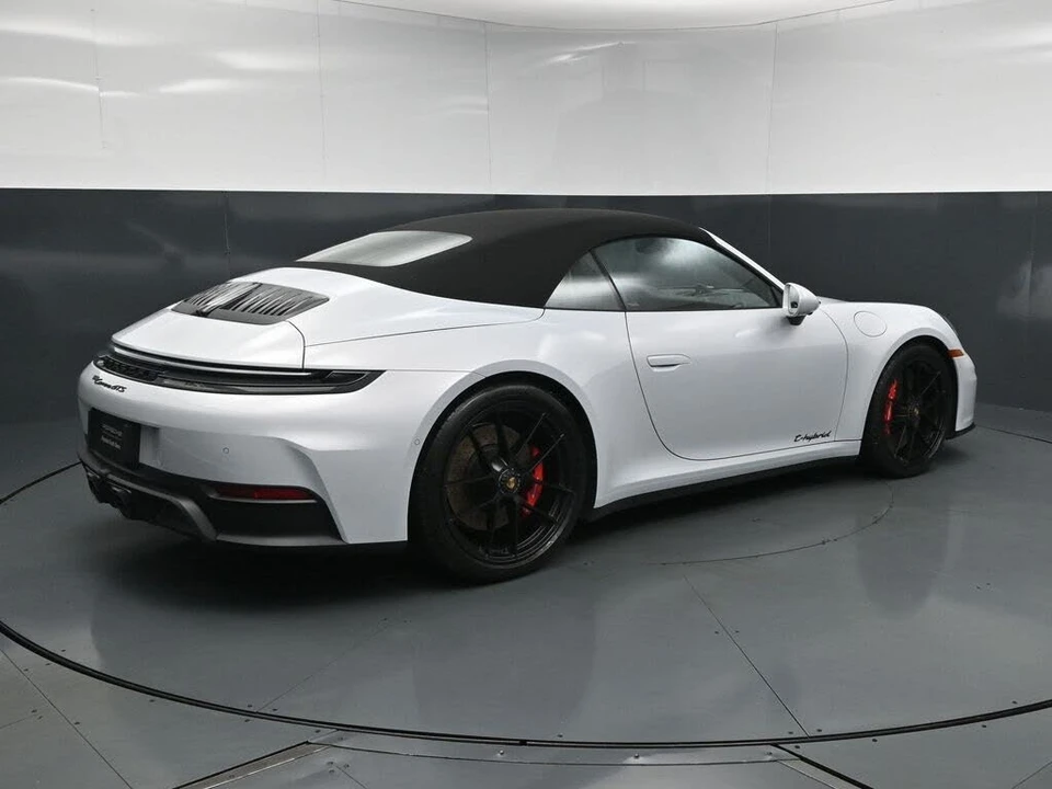 2026 Porsche 992 Carrera GTS - Image 10 of 31