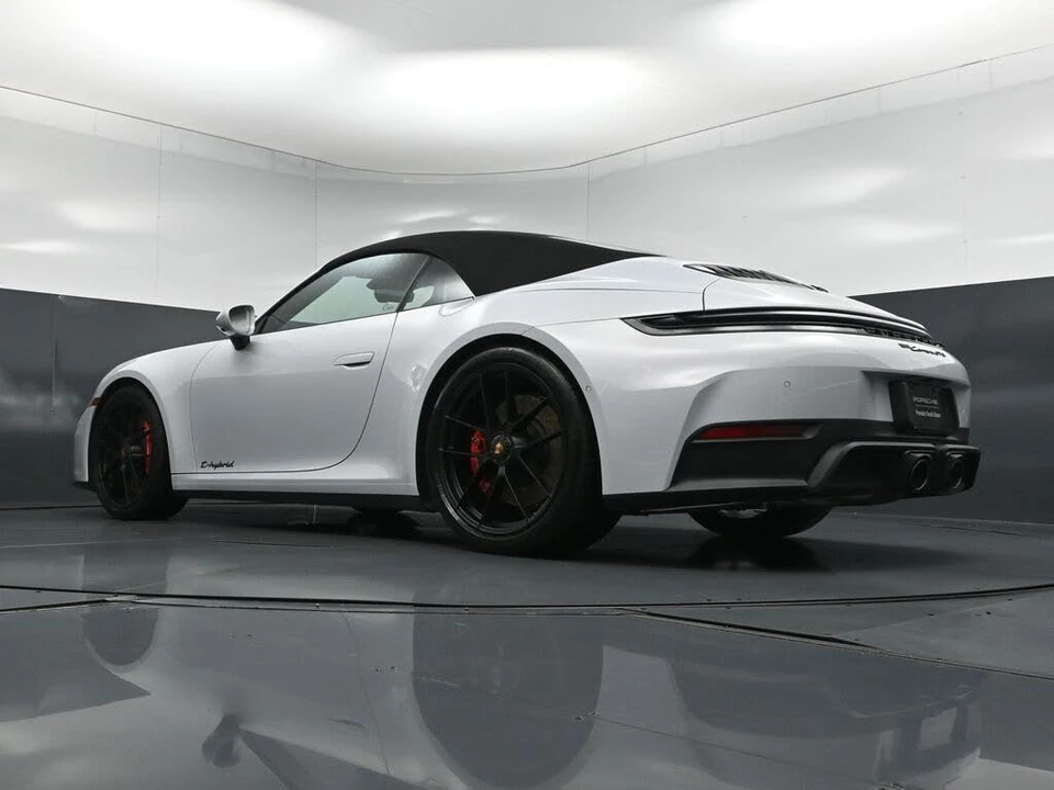 2026 Porsche 992 Carrera GTS - Image 24 of 31