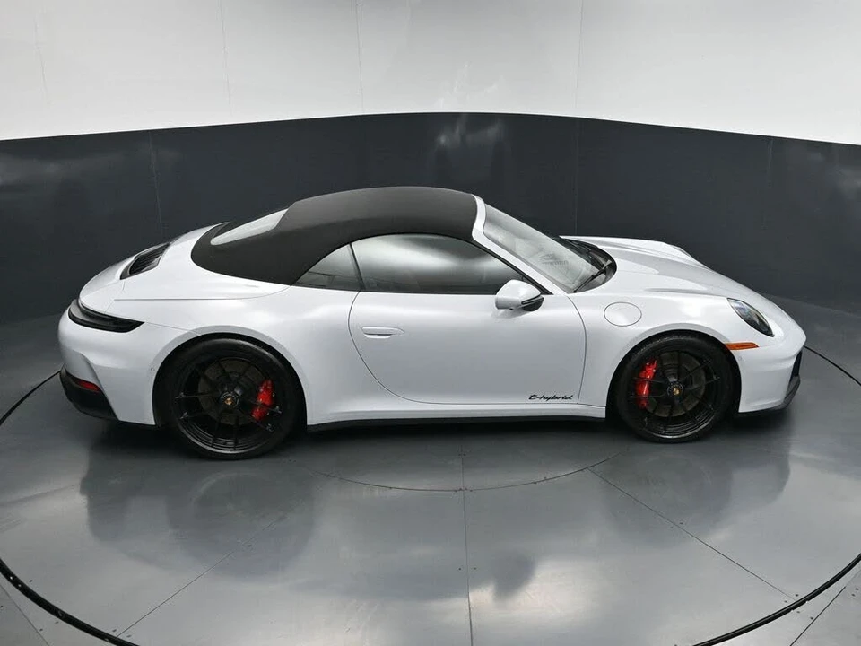 2026 Porsche 992 Carrera GTS - Image 19 of 31