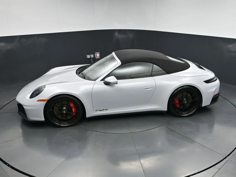 2026 Porsche 992 Carrera GTS - Image 15 of 31