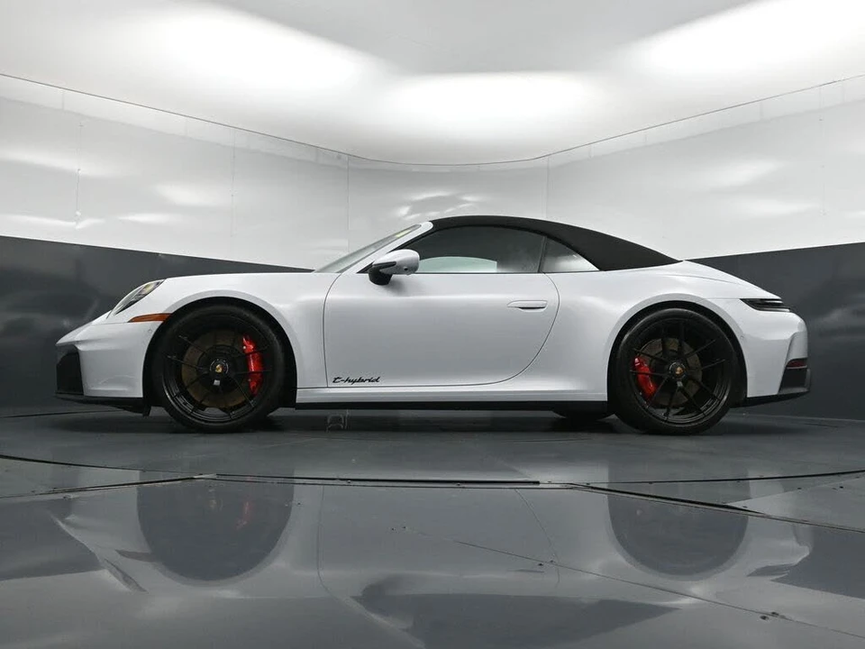 2026 Porsche 992 Carrera GTS - Image 23 of 31