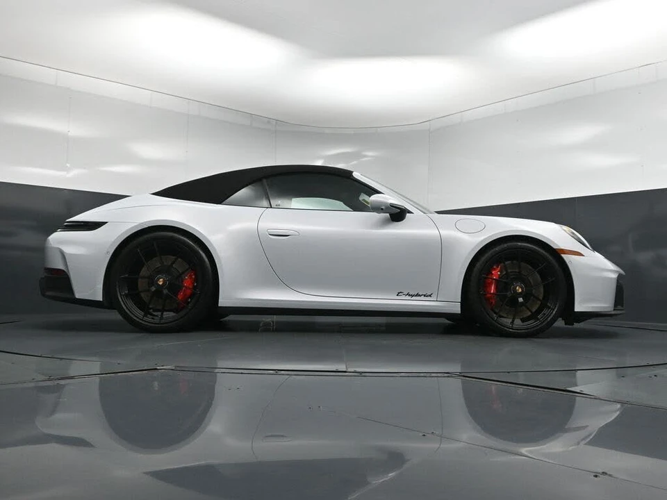 2026 Porsche 992 Carrera GTS - Image 27 of 31