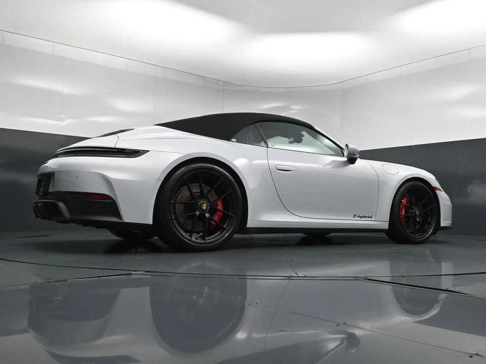 2026 Porsche 992 Carrera GTS - Image 26 of 31