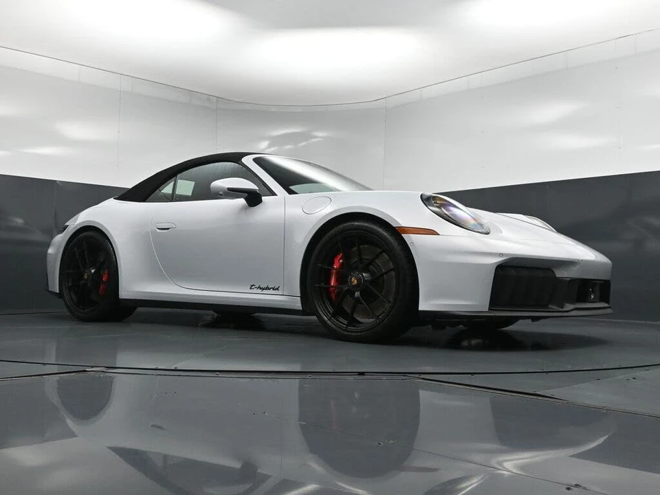 2026 Porsche 992 Carrera GTS - Image 28 of 31
