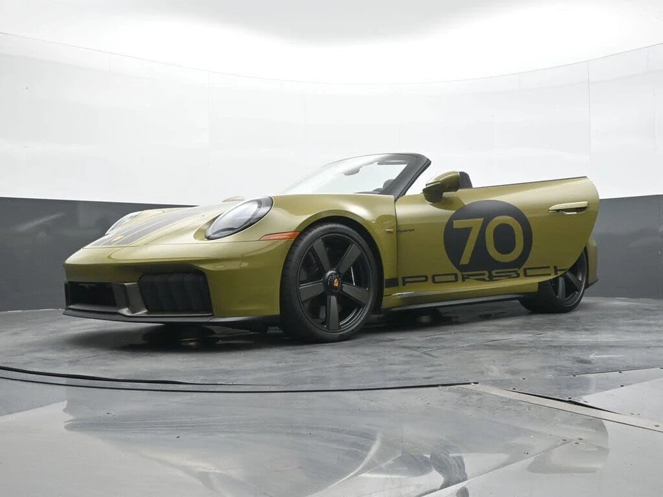 2026 Porsche 992 Carrera GTS - Image 27 of 30