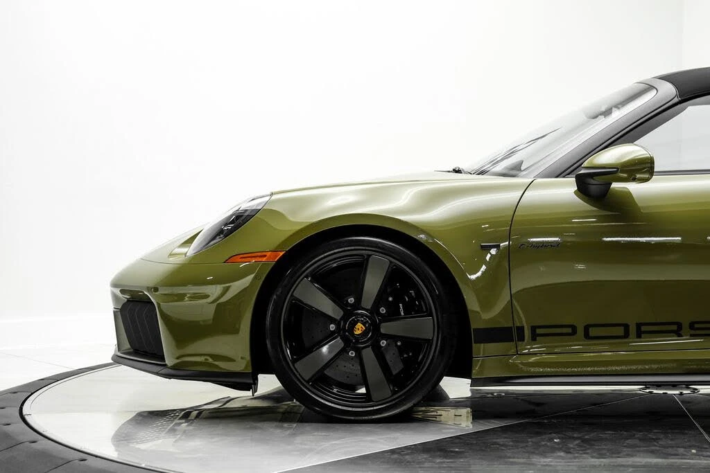 2026 Porsche 992 Carrera GTS - Image 13 of 31