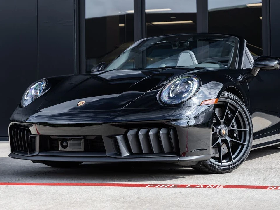 2026 Porsche 992 Carrera GTS - Image 7 of 31