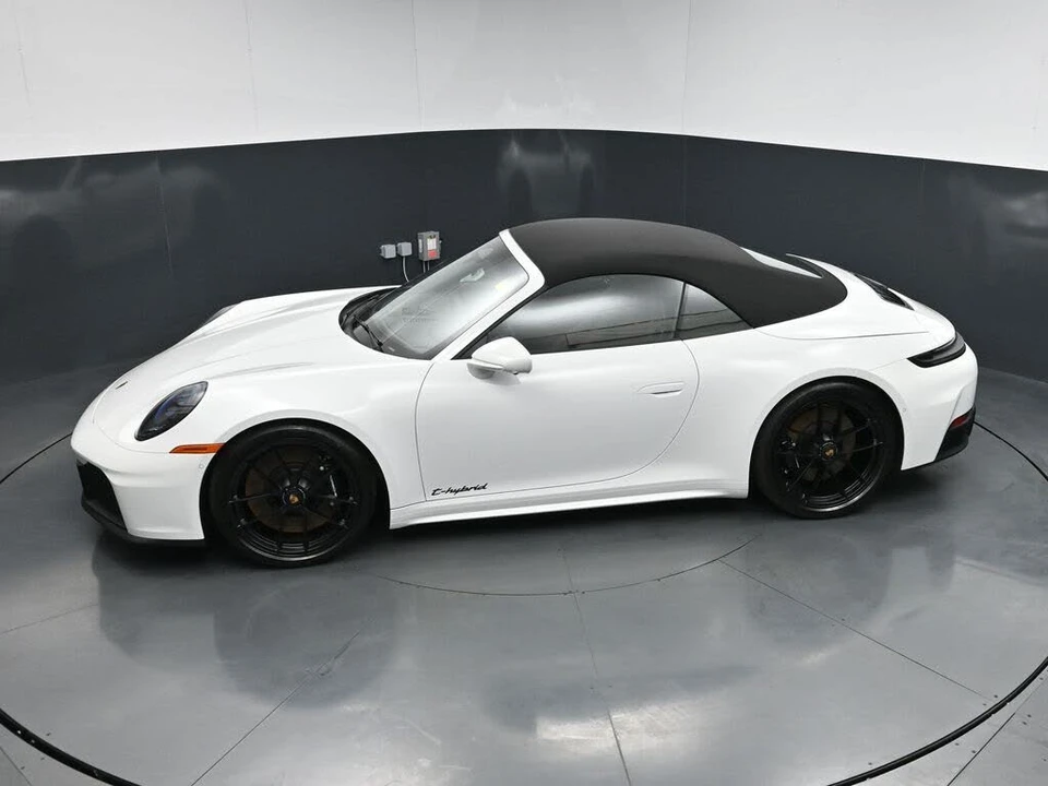 2026 Porsche 992 Carrera GTS - Image 16 of 31