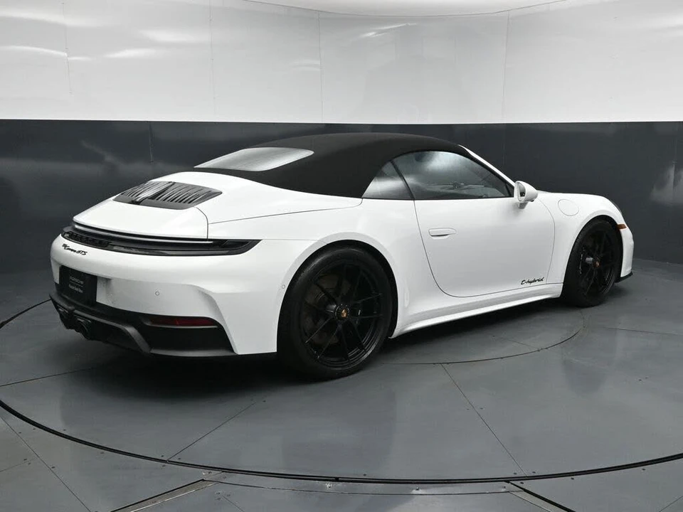 2026 Porsche 992 Carrera GTS - Image 11 of 31