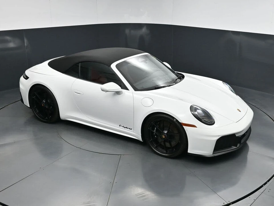 2026 Porsche 992 Carrera GTS - Image 21 of 31