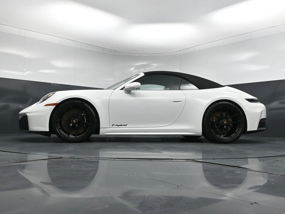 2026 Porsche 992 Carrera GTS - Image 24 of 31