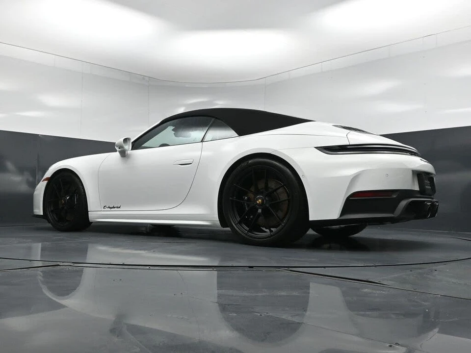 2026 Porsche 992 Carrera GTS - Image 25 of 31