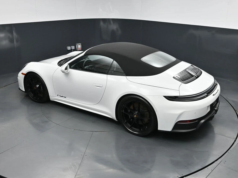 2026 Porsche 992 Carrera GTS - Image 17 of 31