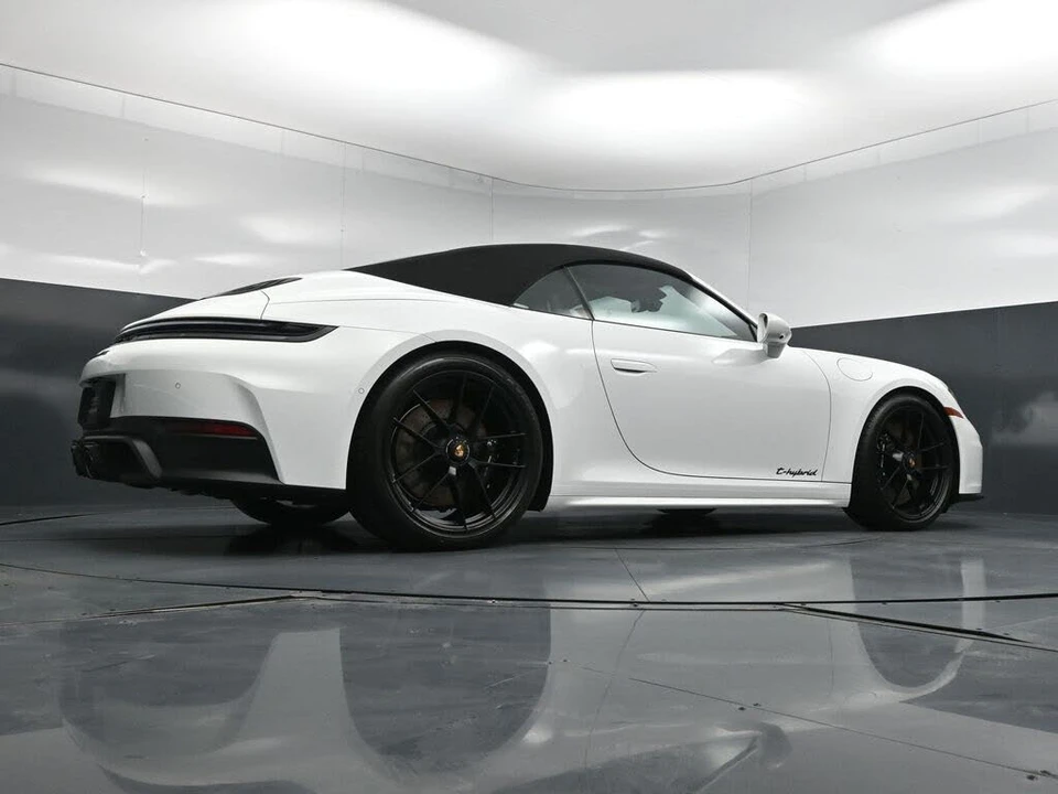 2026 Porsche 992 Carrera GTS - Image 27 of 31