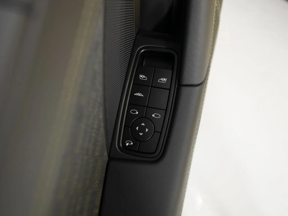 2026 Porsche 992 Carrera GTS - Image 21 of 31