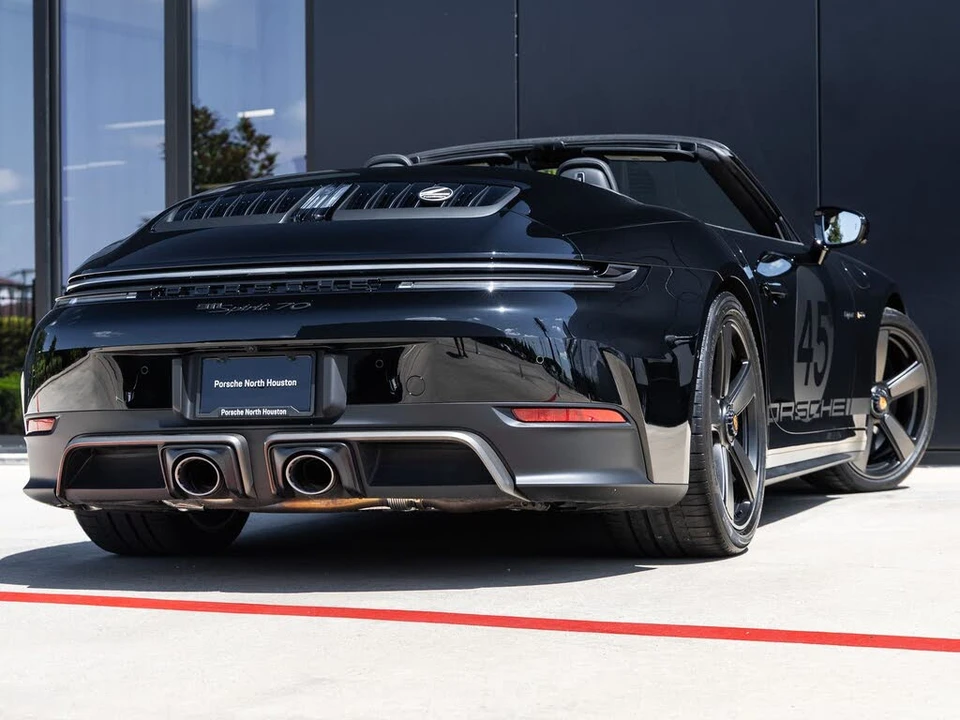 2026 Porsche 992 Carrera GTS - Image 13 of 31
