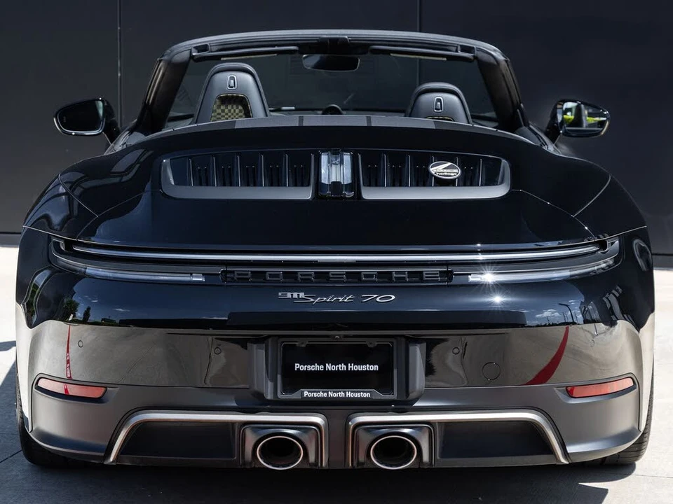 2026 Porsche 992 Carrera GTS - Image 11 of 31