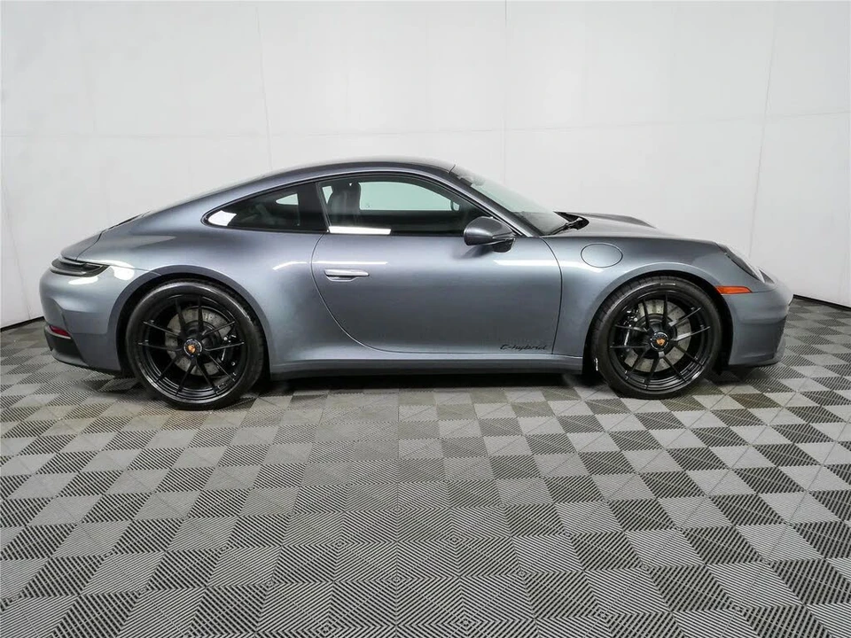 2026 Porsche 992 Carrera GTS - Image 26 of 31