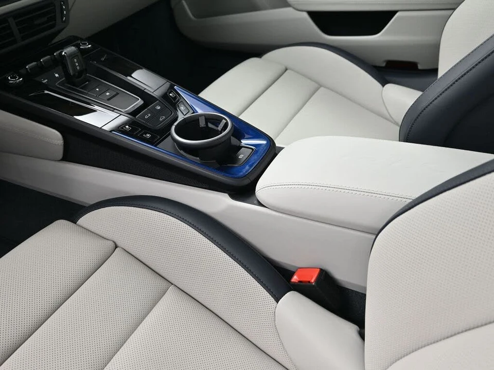 2026 Porsche 992 Carrera GTS - Image 21 of 31