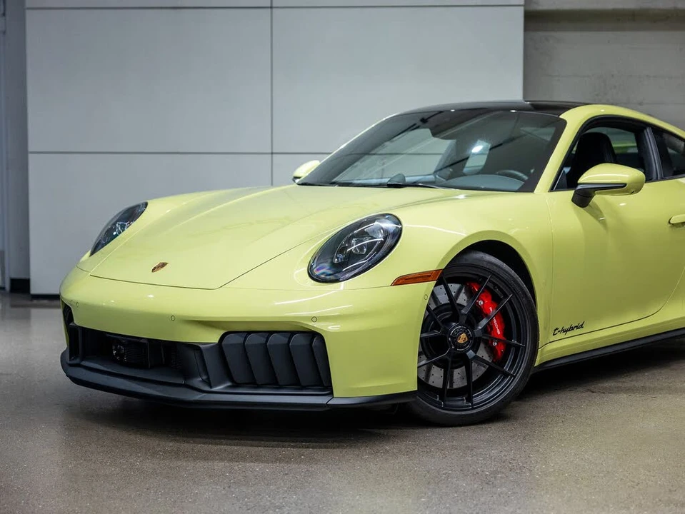 2026 Porsche 992 Carrera GTS - Image 21 of 31
