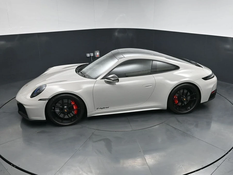 2026 Porsche 992 Carrera GTS - Image 15 of 31