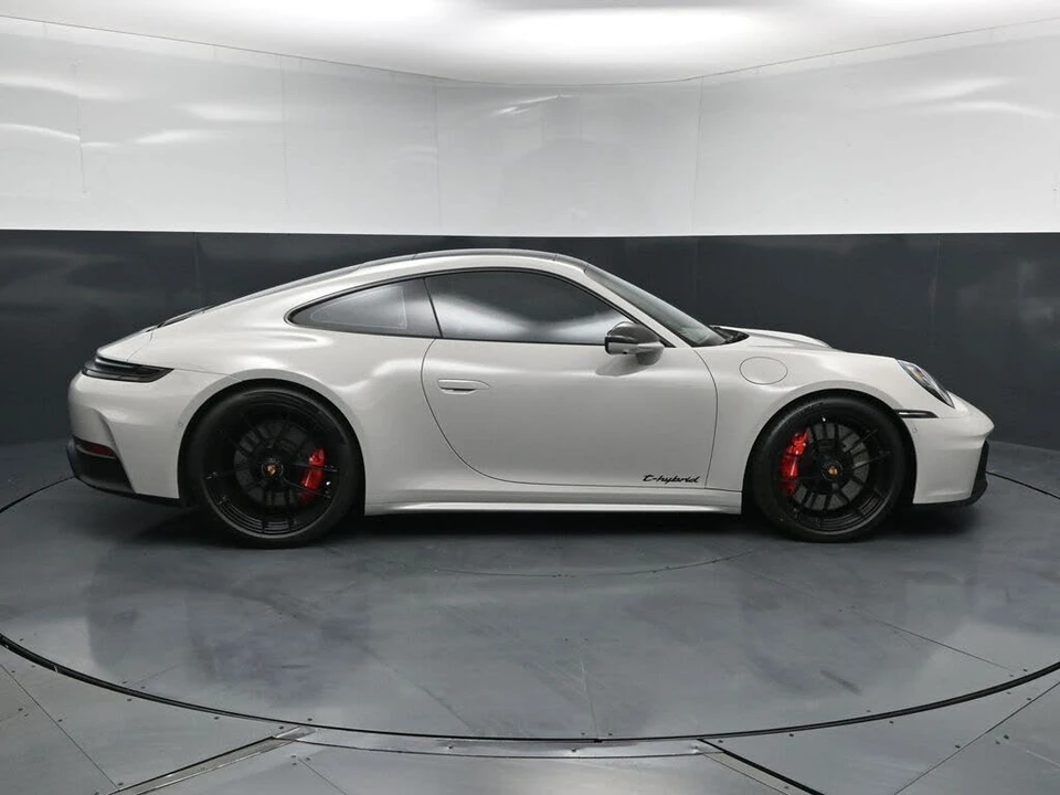 2026 Porsche 992 Carrera GTS - Image 11 of 31