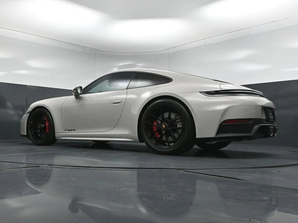 2026 Porsche 992 Carrera GTS - Image 24 of 31