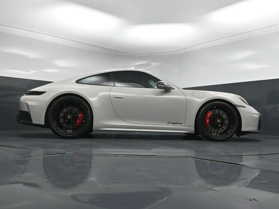 2026 Porsche 992 Carrera GTS - Image 27 of 31