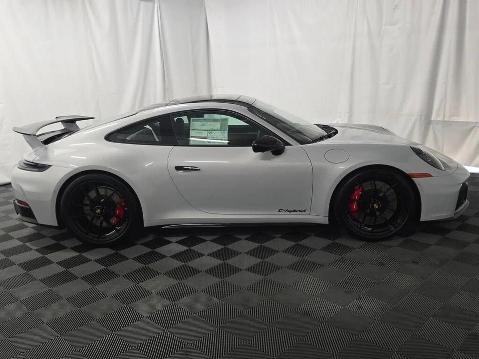2026 Porsche 992 Carrera GTS - Image 8 of 31