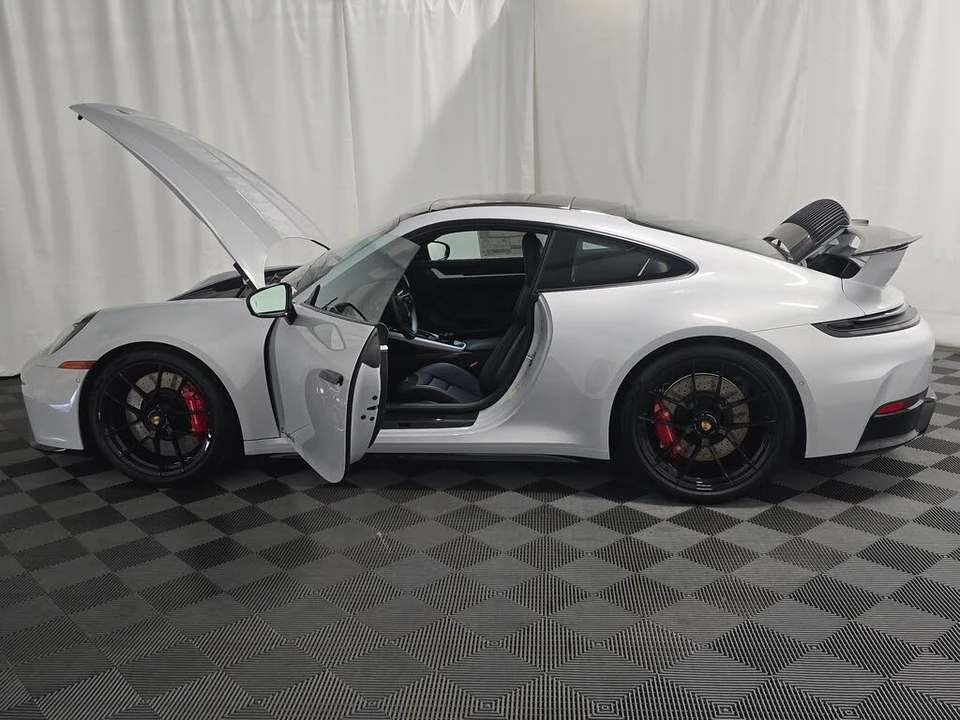 2026 Porsche 992 Carrera GTS - Image 12 of 31