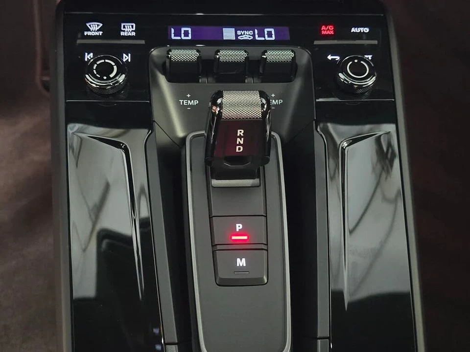 2026 Porsche 992 Carrera GTS - Image 16 of 31