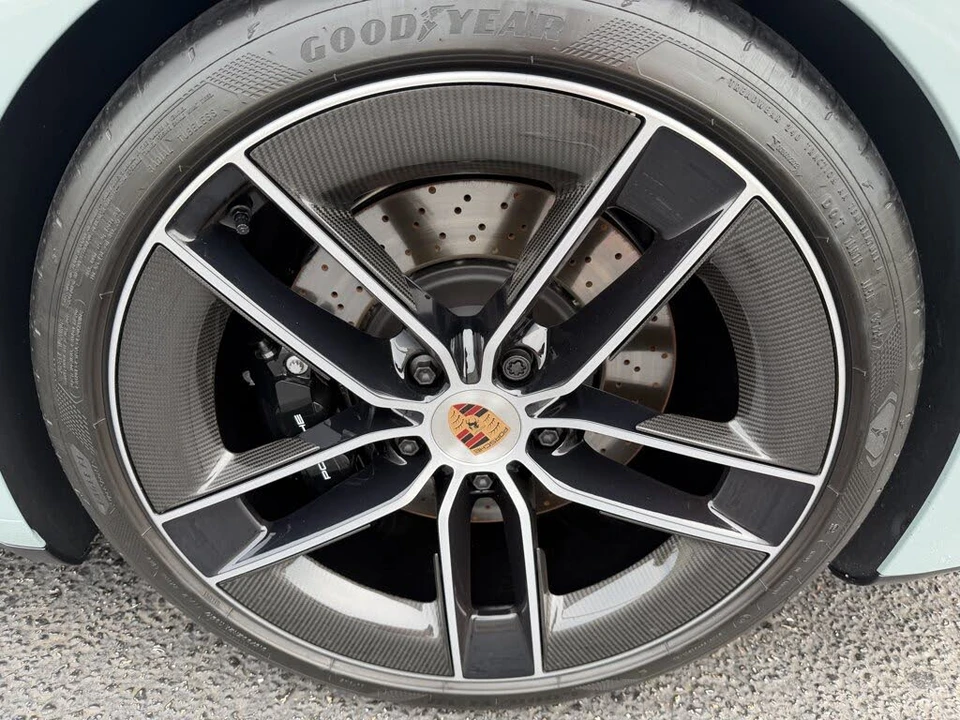2026 Porsche 992 Carrera GTS - Image 10 of 31