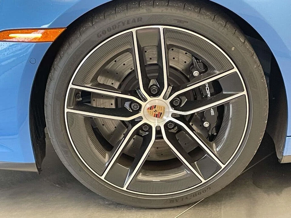 2026 Porsche 992 Carrera GTS - Image 11 of 31