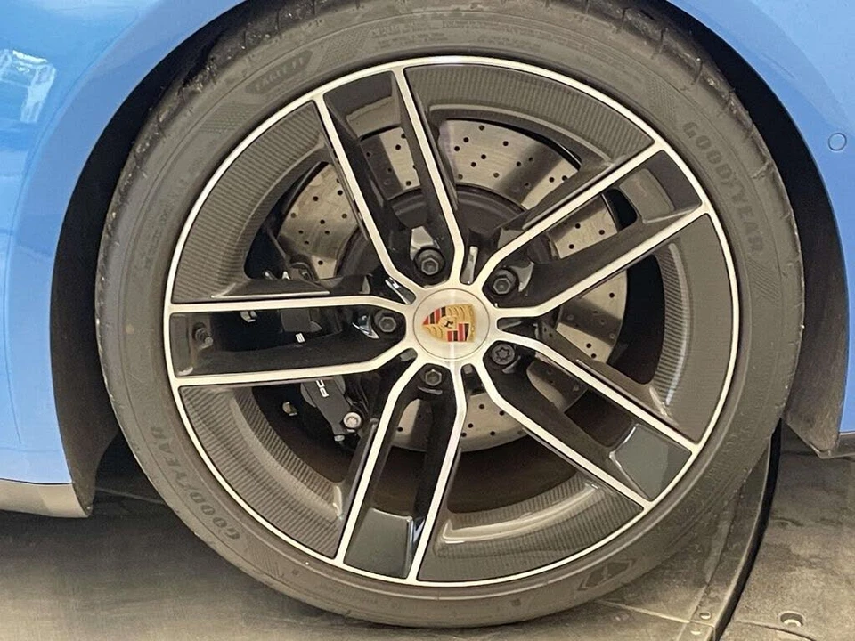 2026 Porsche 992 Carrera GTS - Image 12 of 31