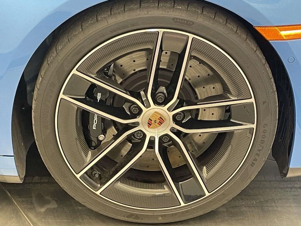 2026 Porsche 992 Carrera GTS - Image 14 of 31