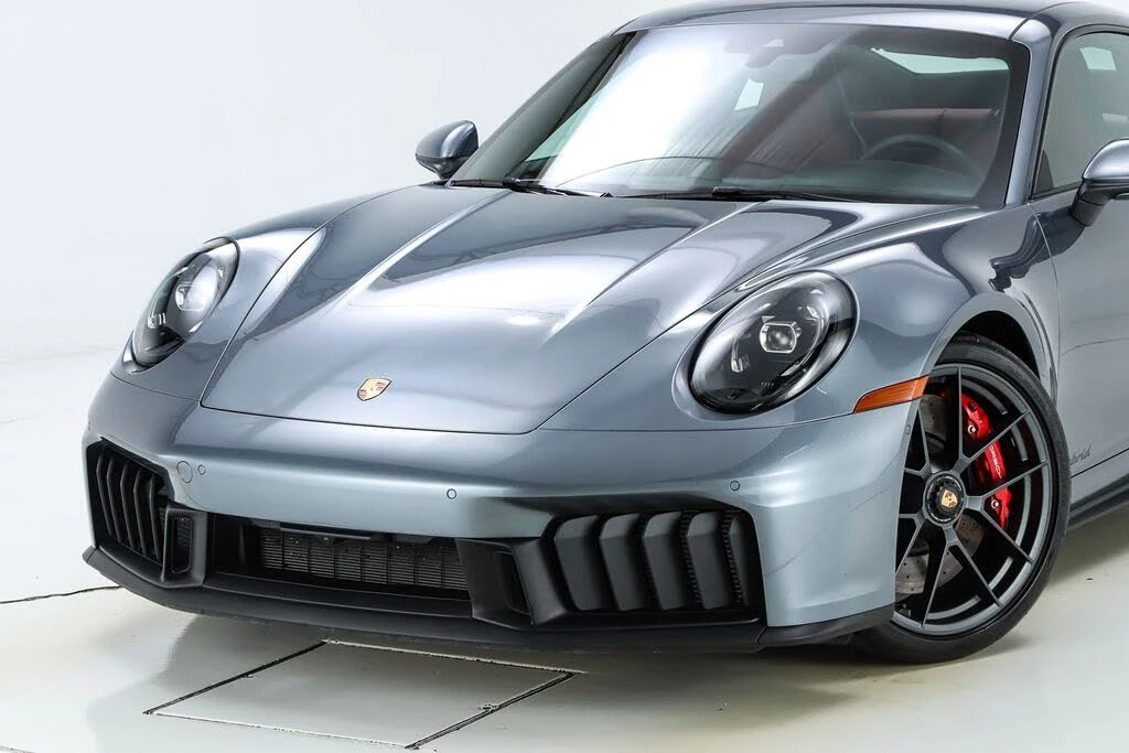 2026 Porsche 992 Carrera GTS - Image 7 of 31