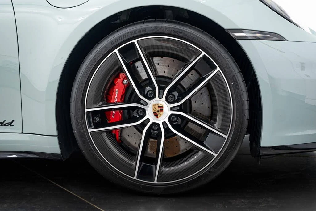 2026 Porsche 992 Carrera GTS - Image 11 of 31