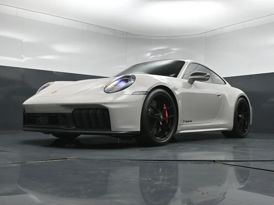 2026 Porsche 992 Carrera GTS - Image 22 of 31