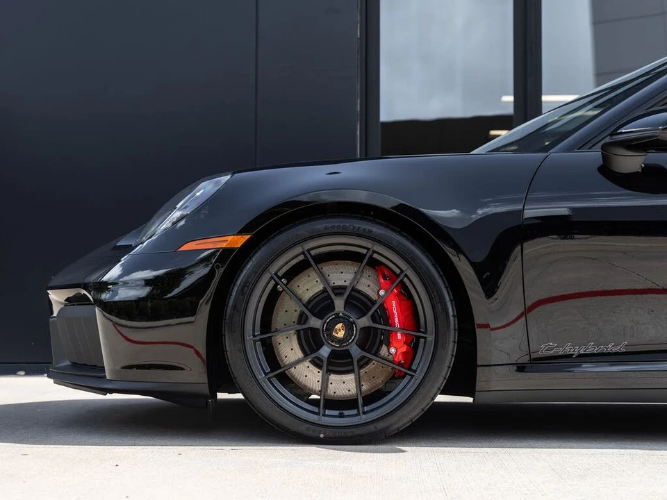 2026 Porsche 992 Carrera GTS - Image 15 of 31