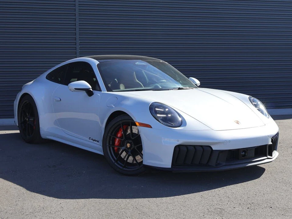 2026 Porsche 992 Carrera GTS - Image 7 of 31