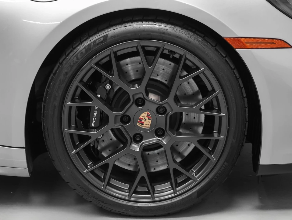 2026 Porsche 911 - Image 17 of 31