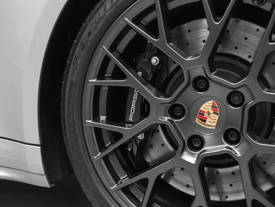 2026 Porsche 911 - Image 18 of 31